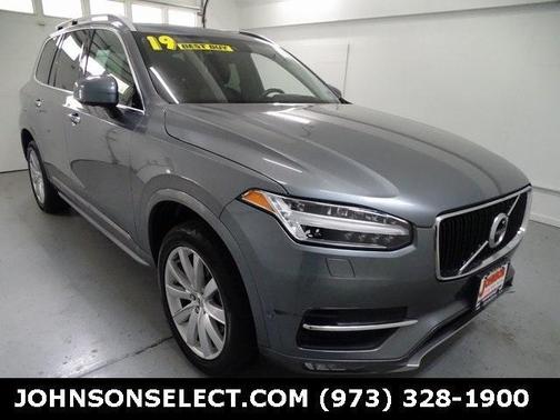 2019 Volvo XC90 T6 Momentum