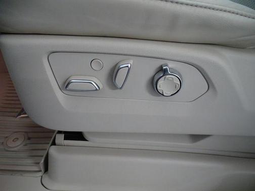 2023 Cadillac Escalade ESV Premium Luxury Platinum