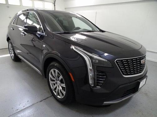 2022 Cadillac XT4 Premium Luxury