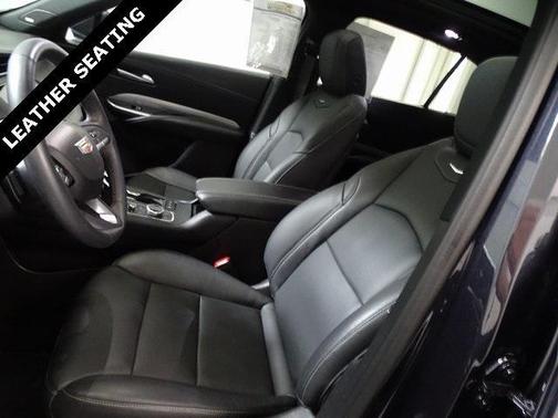 2022 Cadillac XT4 Premium Luxury