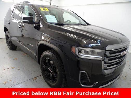 2023 GMC Acadia AT4