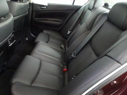2014 Nissan Maxima SV