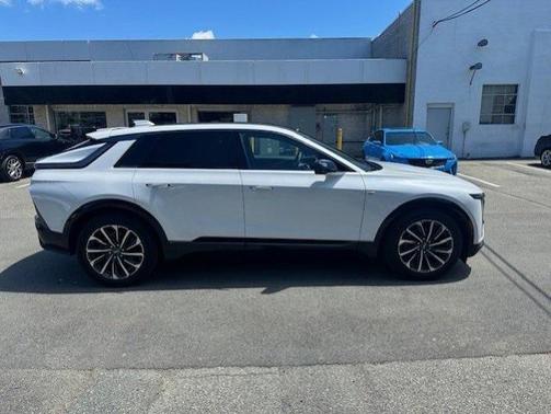 2024 Cadillac LYRIQ Sport