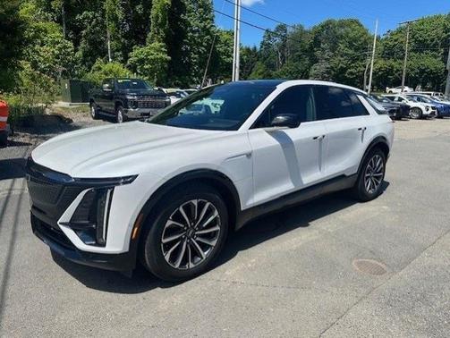 2024 Cadillac LYRIQ Sport
