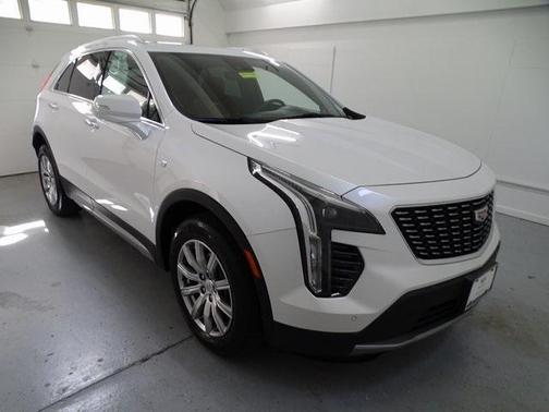 2022 Cadillac XT4 Premium Luxury