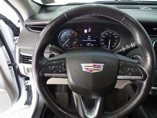 2022 Cadillac XT4 Premium Luxury