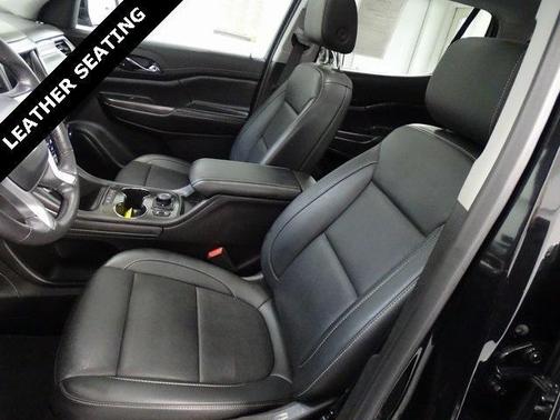 2022 GMC Acadia SLT
