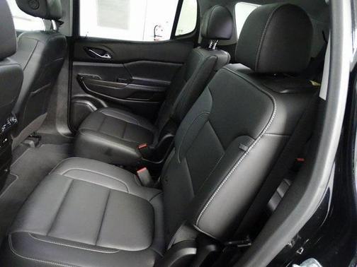 2022 GMC Acadia SLT