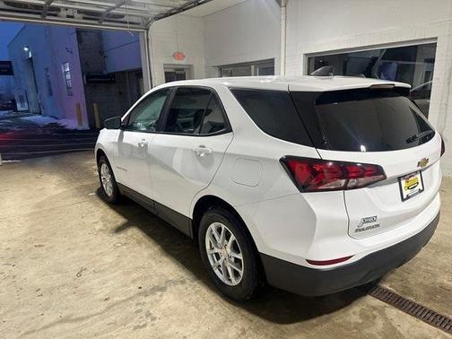 2022 Chevrolet Equinox LS