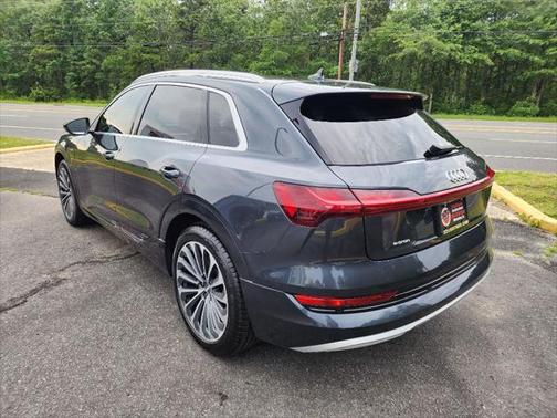 2019 Audi e-tron Premium Plus