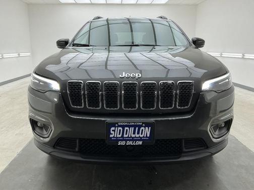 Granite Crystal Clearcoat Metallic 2022 Jeep Cherokee Latitude Lux
