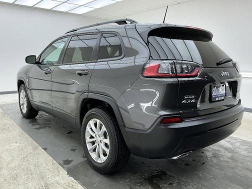 Granite Crystal Clearcoat Metallic 2022 Jeep Cherokee Latitude Lux