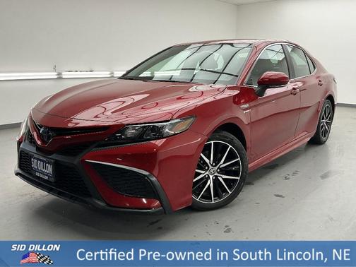 2021 Toyota Camry Hybrid SE