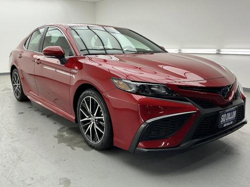 2021 Toyota Camry Hybrid SE