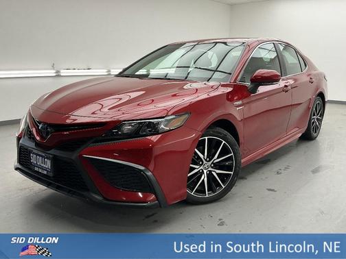 2021 Toyota Camry Hybrid SE