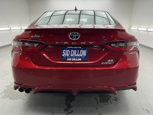 2021 Toyota Camry Hybrid SE