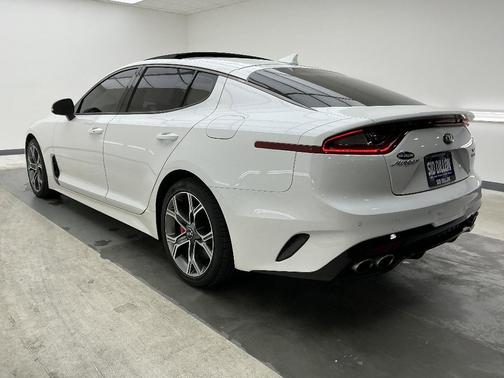 Snow White Pearl 2019 Kia Stinger GT2