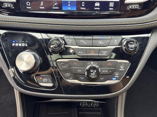 2023 Chrysler Pacifica Hybrid Pinnacle