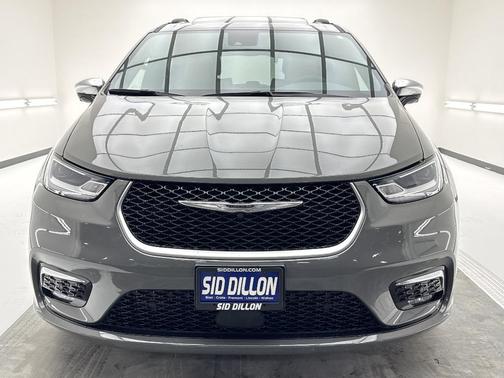 2023 Chrysler Pacifica Hybrid Pinnacle