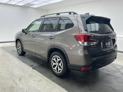 Brilliant Bronze Metallic 2024 Subaru Forester Premium