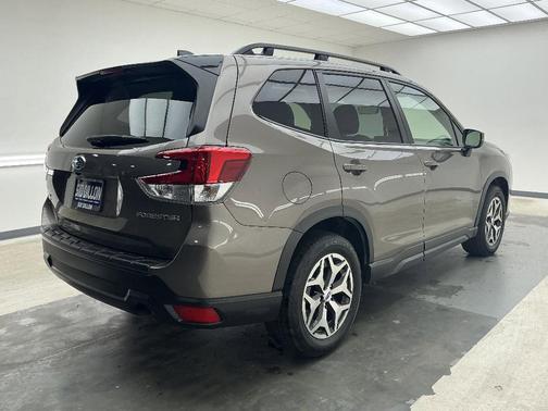 Brilliant Bronze Metallic 2024 Subaru Forester Premium