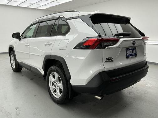 2020 Toyota RAV4 Hybrid XLE