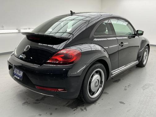 2018 Volkswagen Beetle 2.0T Coast