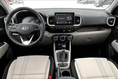 2025 Hyundai VENUE SEL