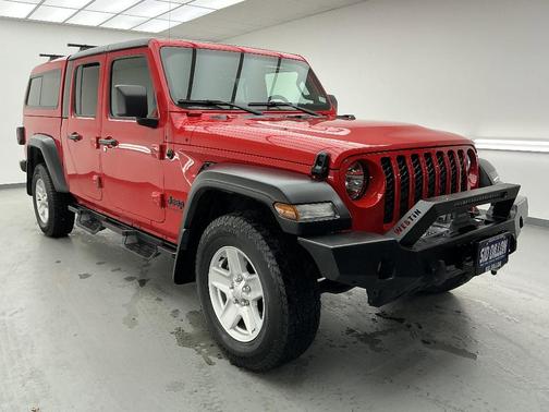 2020 Jeep Gladiator Sport