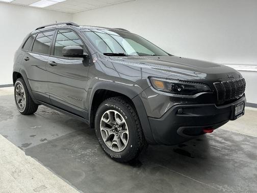 Granite Crystal Clearcoat Metallic 2020 Jeep Cherokee Trailhawk