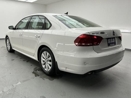 2013 Volkswagen Passat 2.5L Wolfsburg Edition