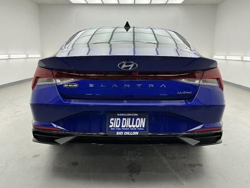 2022 Hyundai ELANTRA Limited