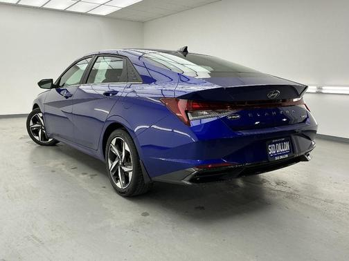 2022 Hyundai ELANTRA Limited