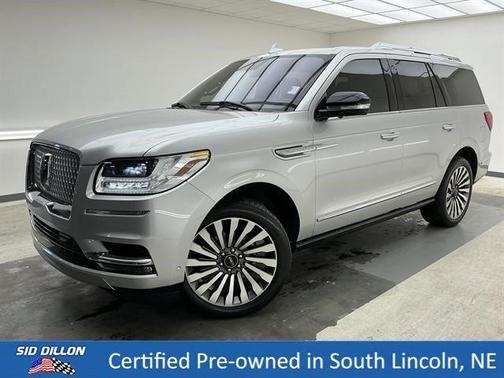 Gray 2018 Lincoln Navigator Reserve
