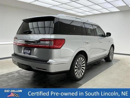 Gray 2018 Lincoln Navigator Reserve