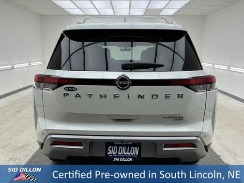 White 2023 Nissan Pathfinder Platinum