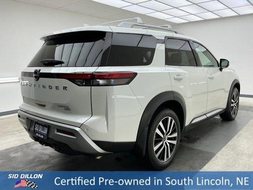 White 2023 Nissan Pathfinder Platinum