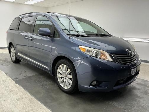 Shoreline Blue Pearl 2013 Toyota Sienna XLE