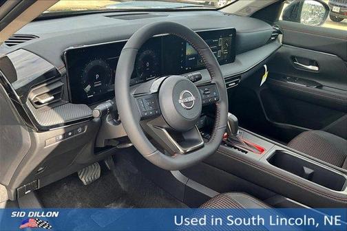 Super Black 2025 Nissan Kicks SR