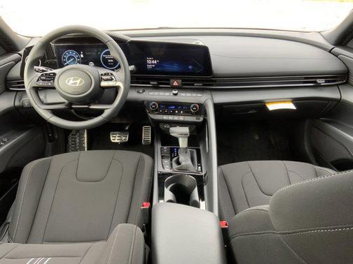 2026 Hyundai ELANTRA HEV SEL