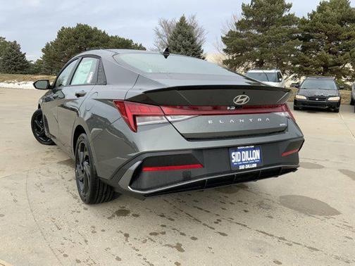 2026 Hyundai ELANTRA HEV SEL