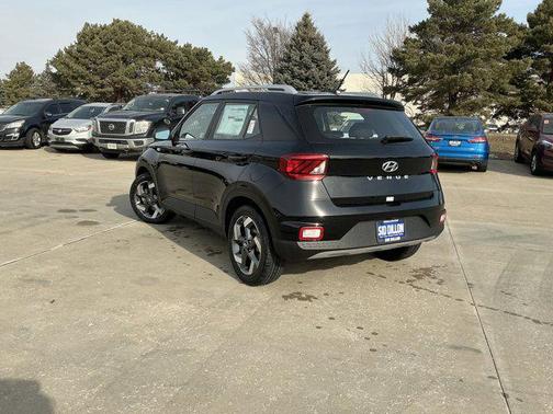 2025 Hyundai VENUE SEL