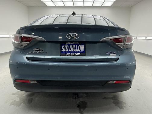 2016 Hyundai SONATA Hybrid Limited