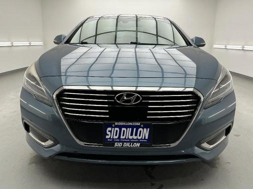 2016 Hyundai SONATA Hybrid Limited