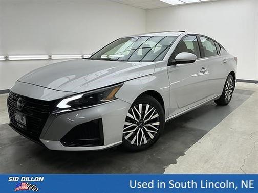 Brilliant Silver Metallic 2024 Nissan Altima 2.5 SV