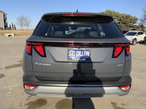 Gray 2026 Hyundai TUCSON SE