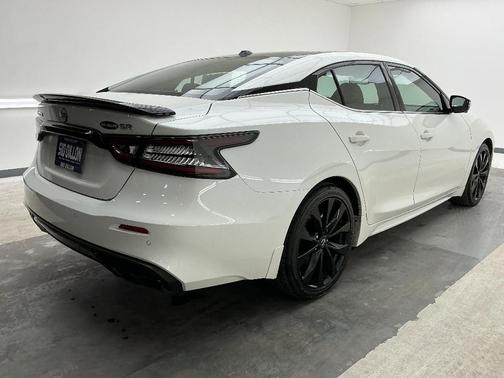2023 Nissan Maxima SR