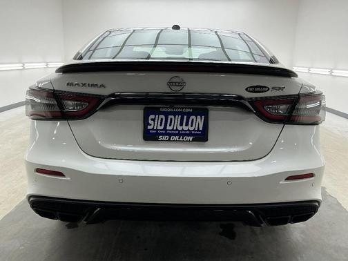 2023 Nissan Maxima SR