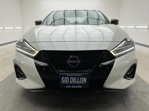 2023 Nissan Maxima SR