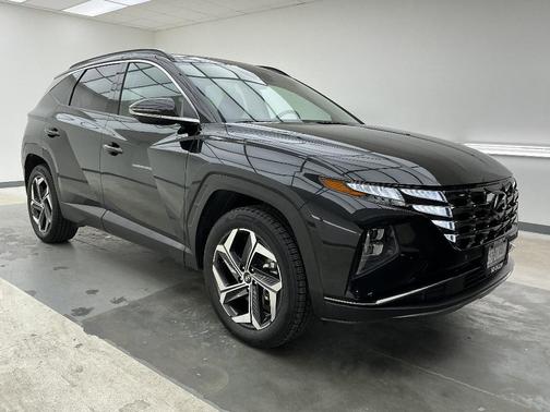 Phantom Black 2022 Hyundai TUCSON Limited